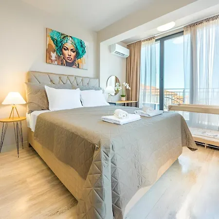 Апартамент Infinity Sea View Luxury & Free Parking